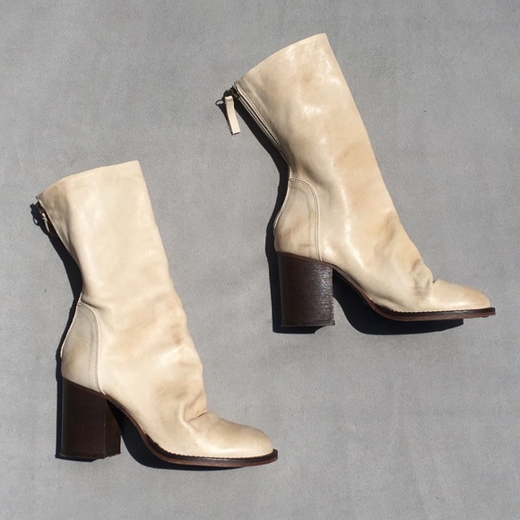 elle block heel boot bone